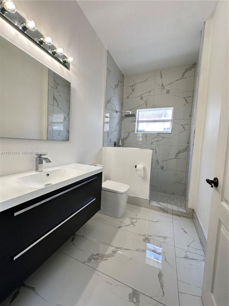 10965 NW 59th St, Doral, FL 33178 Photo