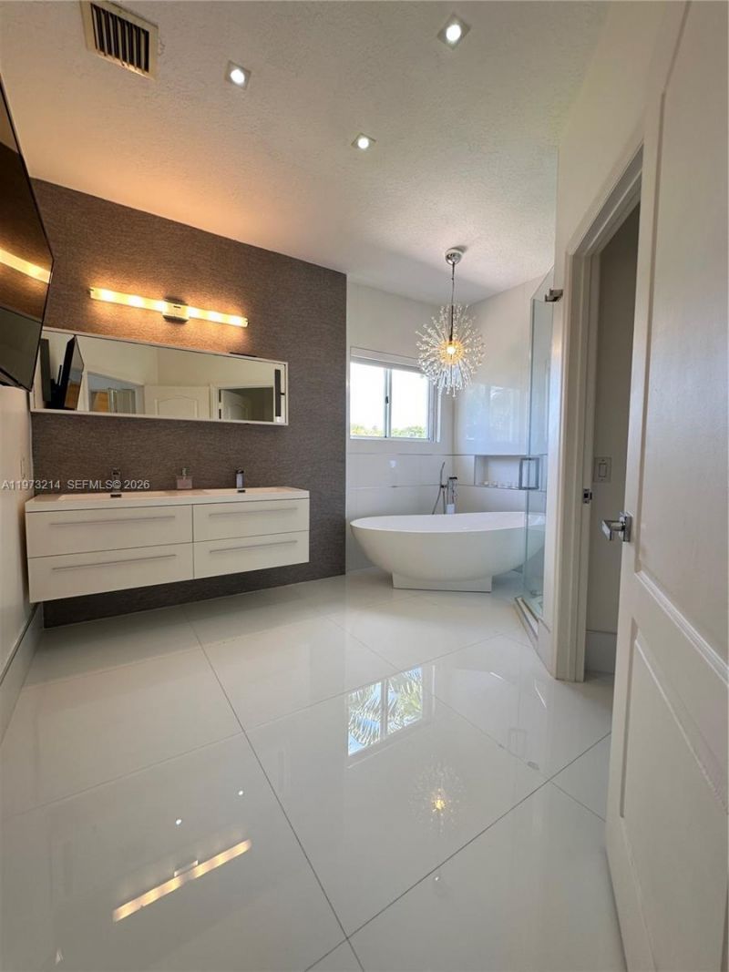 10965 NW 59th St, Doral, FL 33178 Photo