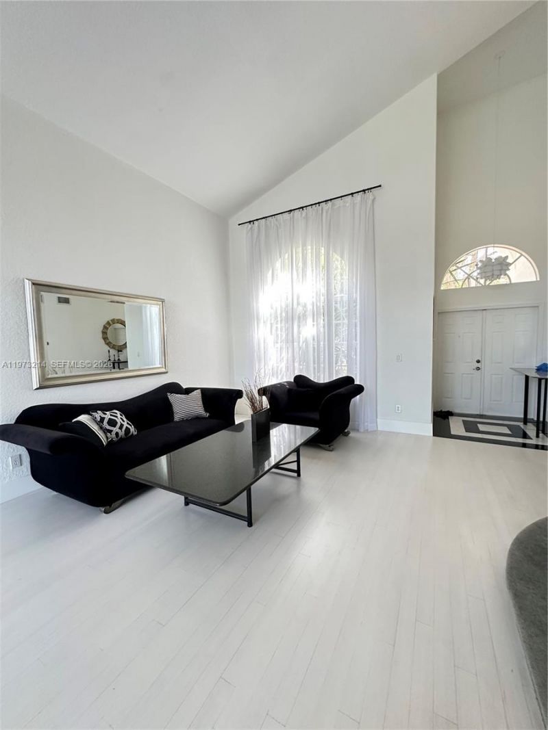 10965 NW 59th St, Doral, FL 33178 Photo