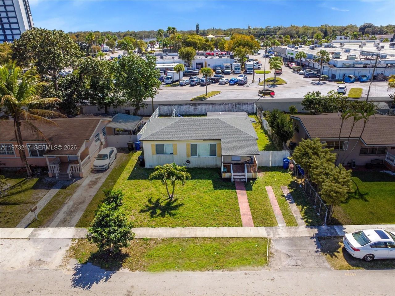 570 NE 169th St, North Miami Beach, FL 33162 Photo