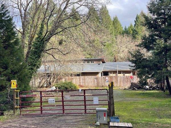 411 S Old Stage Road, Cave Junction, OR 97523
