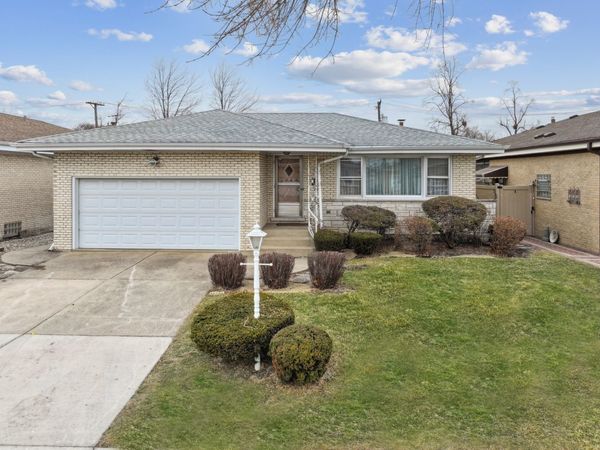 8300 W Balmoral Avenue, Chicago, IL 60656