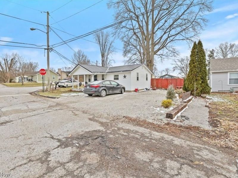 101 W 1st Avenue, Hebron, OH 43025 Photo 2