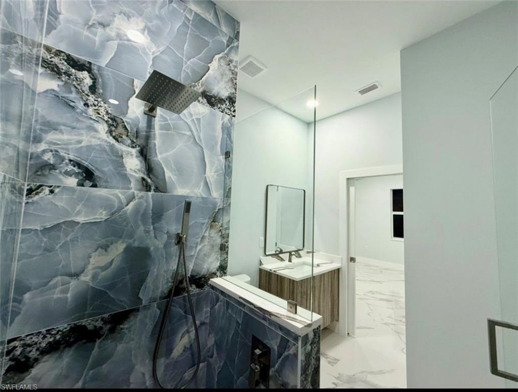 325 / 327 Gordon Ave S, Lehigh Acres, FL 33973 Photo