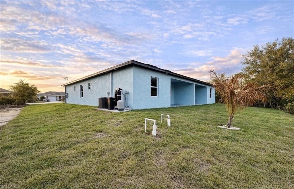 325 / 327 Gordon Ave S, Lehigh Acres, FL 33973 Photo