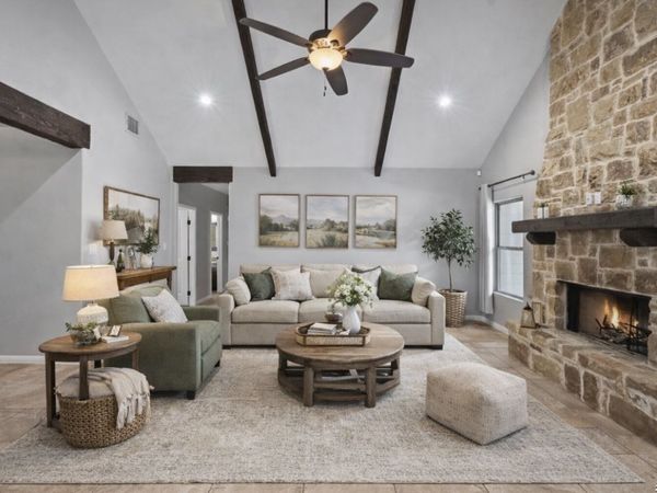 622 N Dickson, Poth, TX 78147