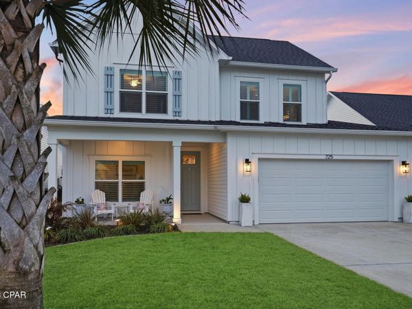 725 Landing Circle, Panama City Beach, FL 32413