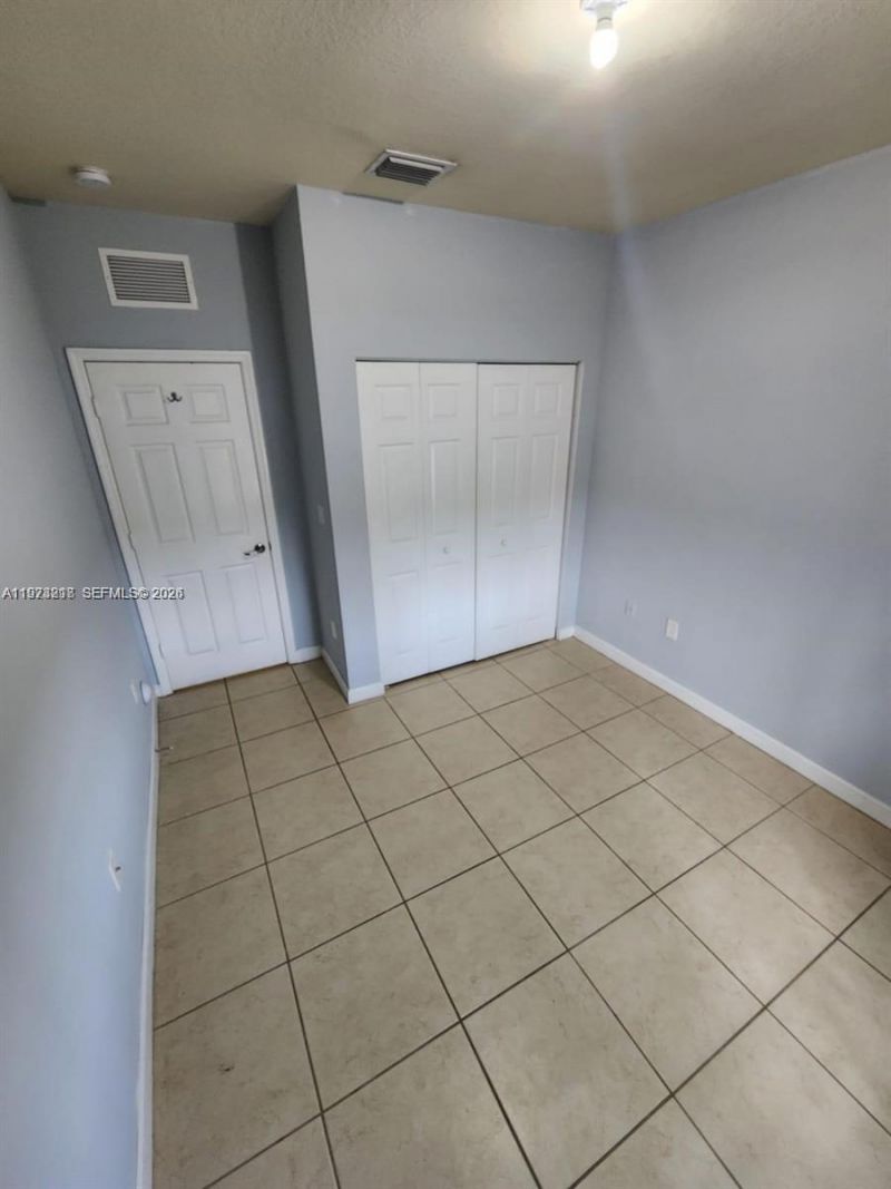 17005 SW 96th St , Unit main, Miami, FL 33196 Photo