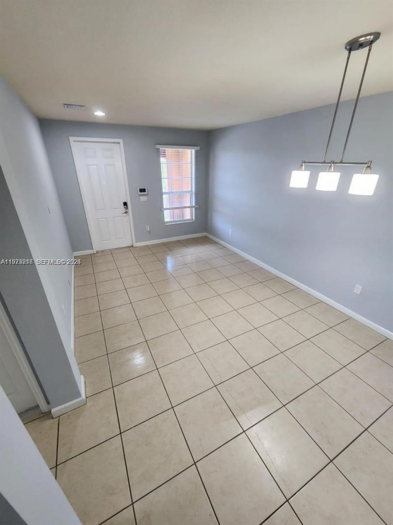 17005 SW 96th St , Unit main, Miami, FL 33196 Photo