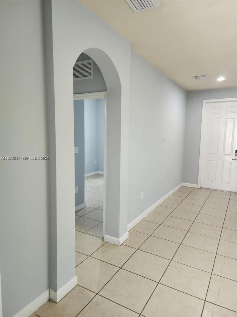 17005 SW 96th St , Unit main, Miami, FL 33196 Photo