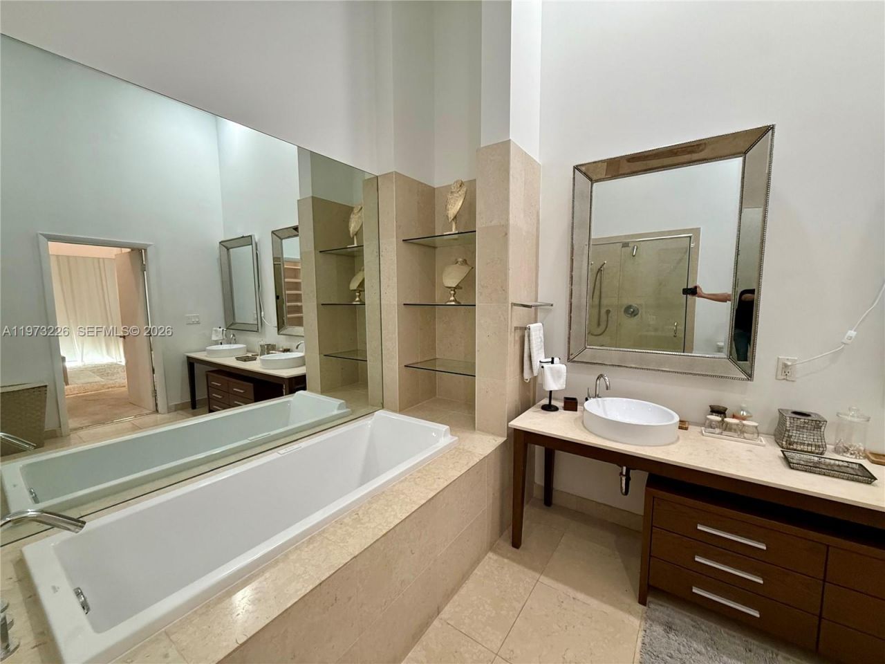 495 Brickell Ave , Unit 1403, Miami, FL 33131 Photo