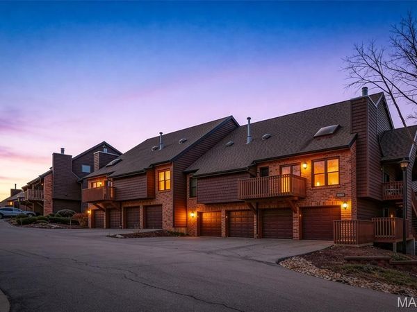 5162 Hollow Wood Court, Unit B, St Louis, MO 63128