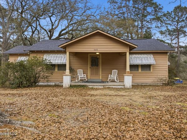 608 E Railroad Avenue, Gloster, MS 39638