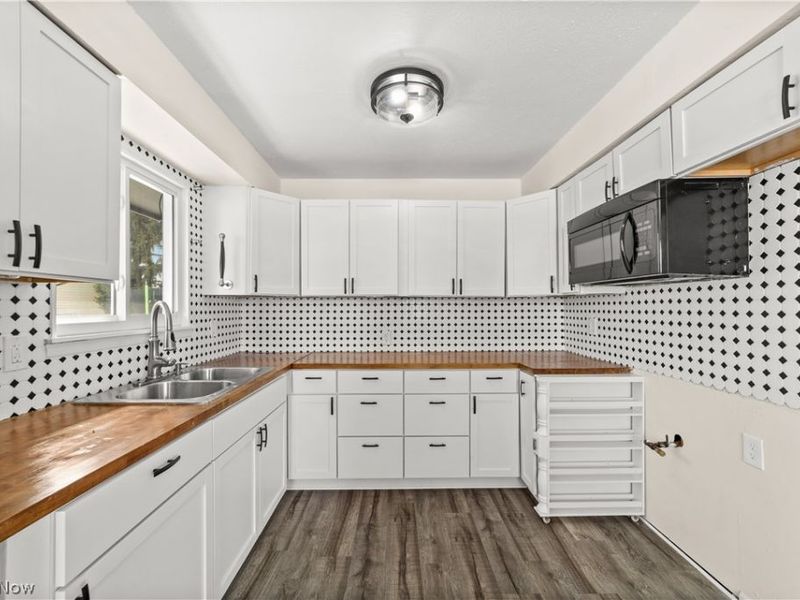 214 Traymore Boulevard, Eastlake, OH 44095 Photo 13