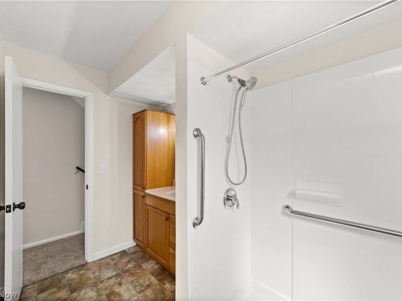 214 Traymore Boulevard, Eastlake, OH 44095 Photo 24