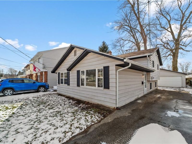 214 Traymore Boulevard, Eastlake, OH 44095 Photo 3