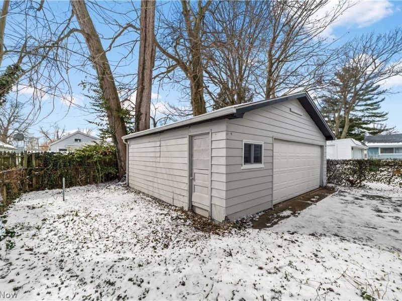 214 Traymore Boulevard, Eastlake, OH 44095 Photo 32