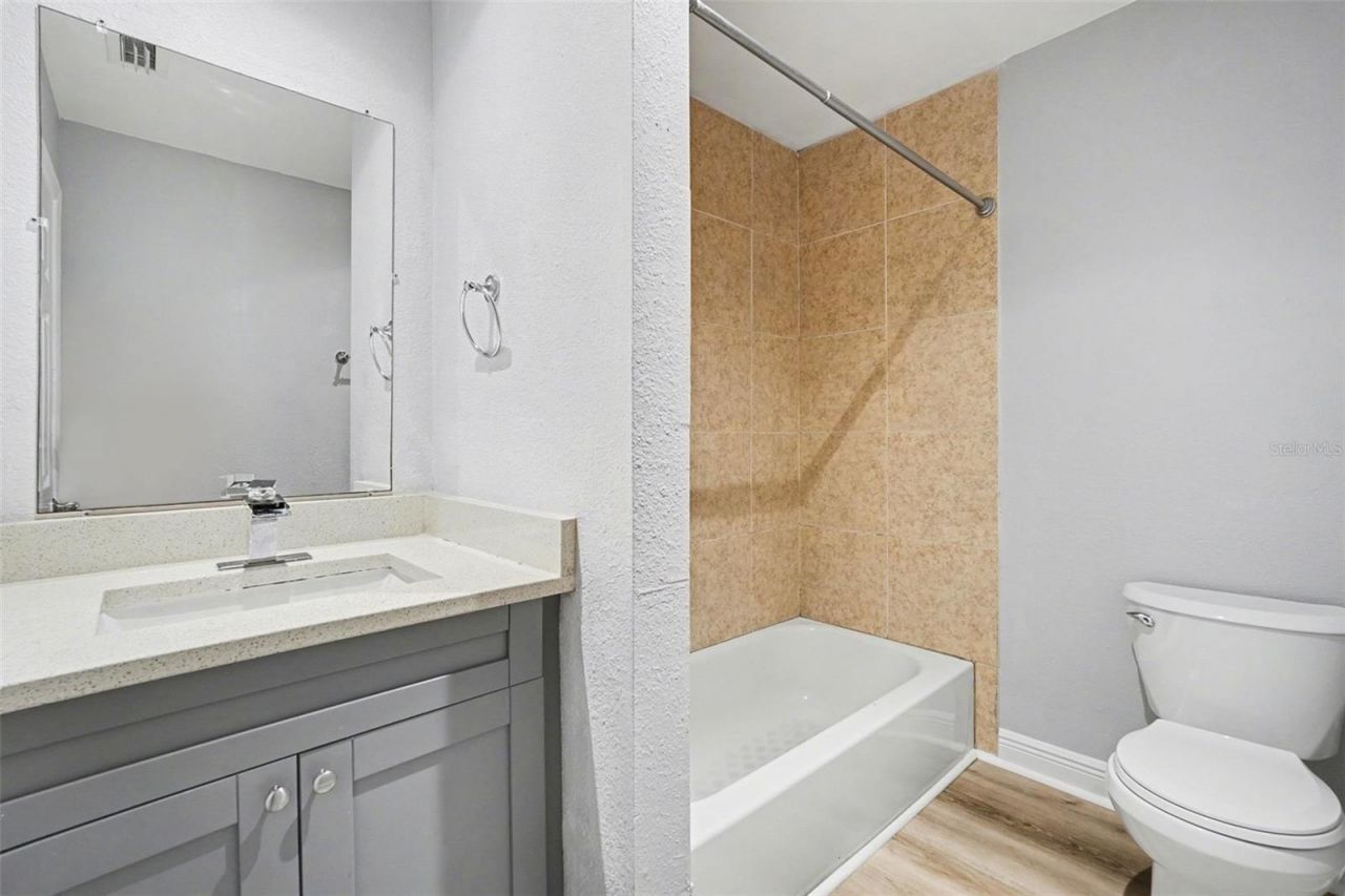 8902 El Portal Drive, Tampa, FL 33604 Photo