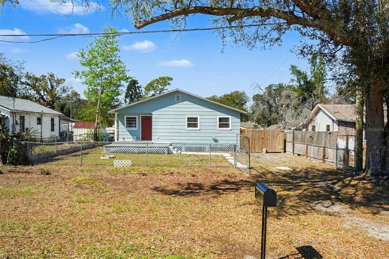 8902 El Portal Drive, Tampa, FL 33604 Photo