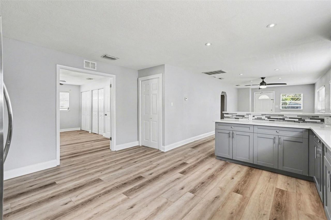 8902 El Portal Drive, Tampa, FL 33604 Photo