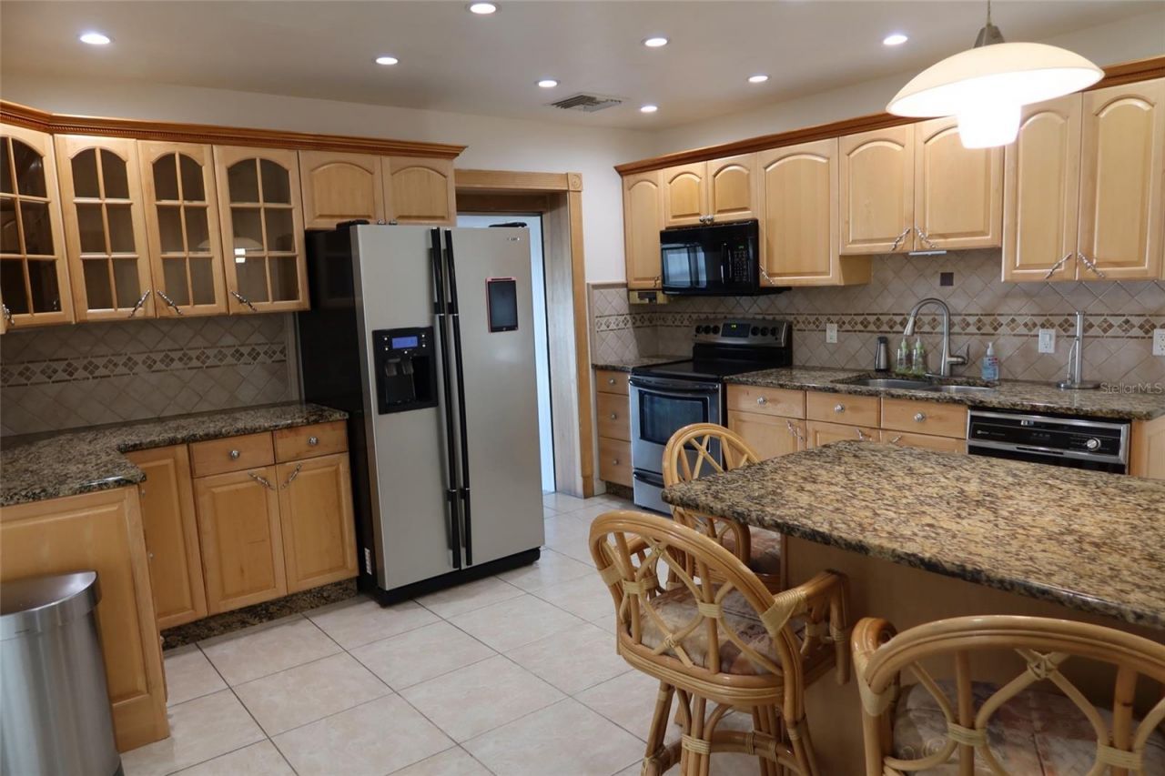 3713 Benson Avenue N, Saint Petersburg, FL 33713 Photo