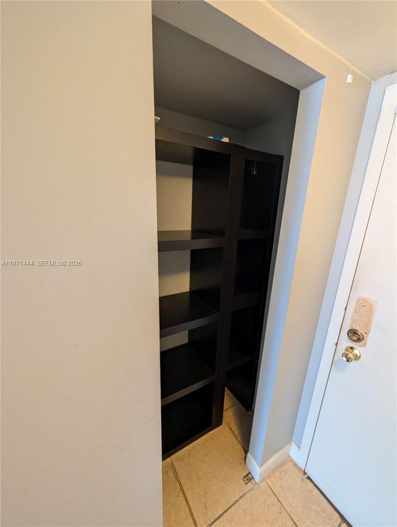 100 Golden Isles Dr , Unit PH9, Hallandale Beach, FL 33009 Photo