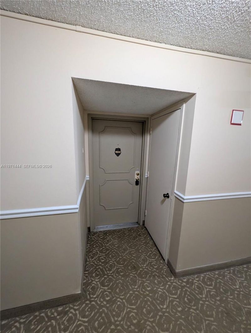 100 Golden Isles Dr , Unit PH9, Hallandale Beach, FL 33009 Photo