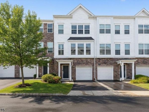 303 Saratoga Ct, Branchburg, NJ 08876