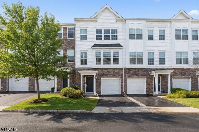 303 Saratoga Ct, Branchburg, NJ 08876 Main Photo