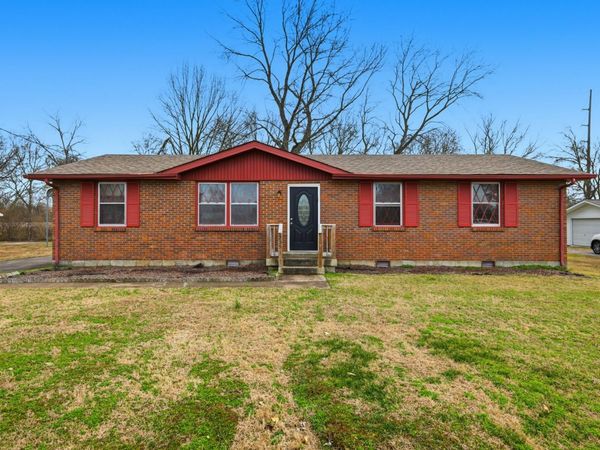 235 Southburn Dr , Hendersonville, TN 37075