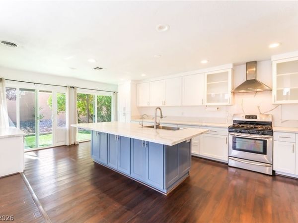 7641 Sea Cliff Way, Las Vegas, NV 89128