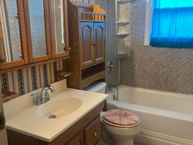 891 S Hampton Road, Columbus, OH 43227 Photo 2