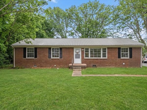 756 Ridgelawn Pl, Tullahoma, TN 37388