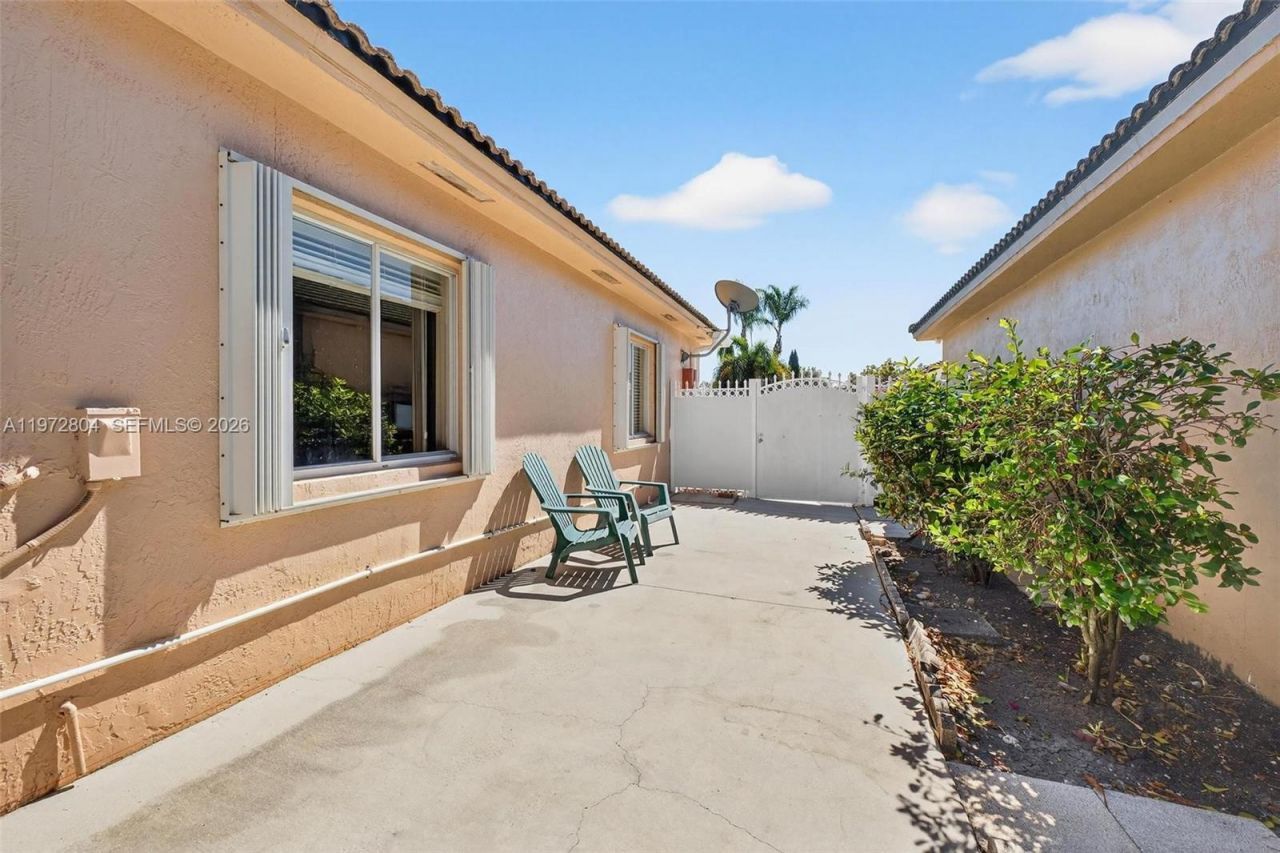 14345 SW 172nd Ln, Miami, FL 33177 Photo