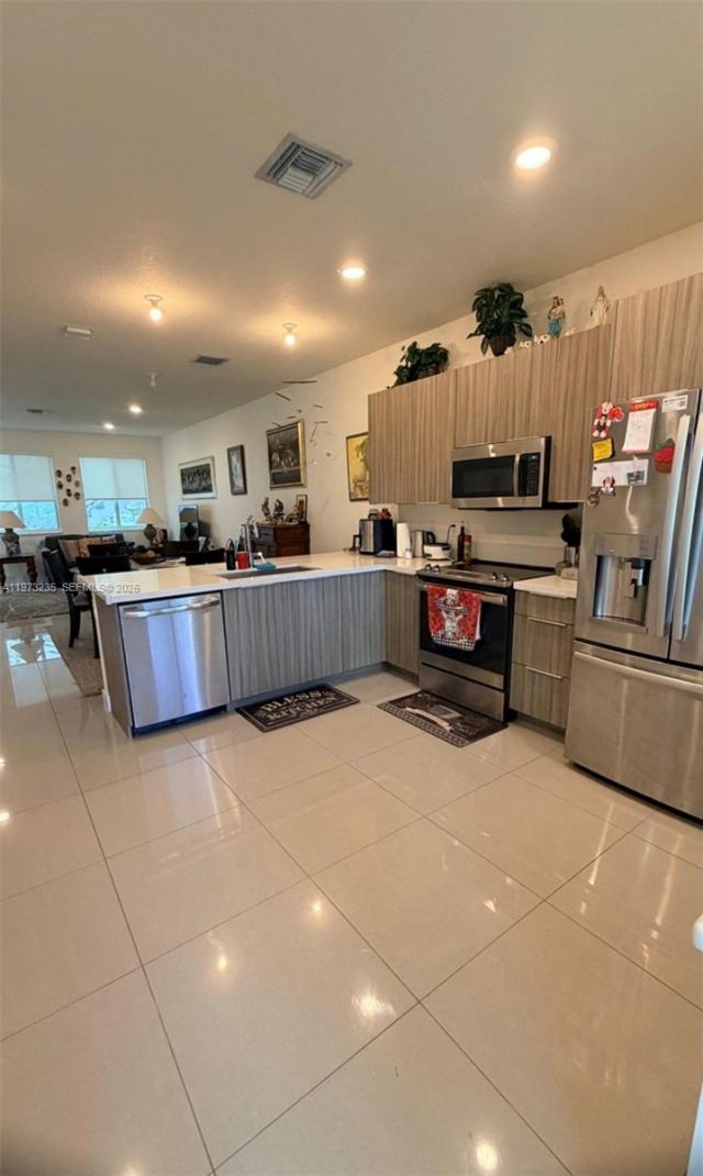 6401 NW 103rd Pl, Unit 106, Doral, FL 33178 Photo