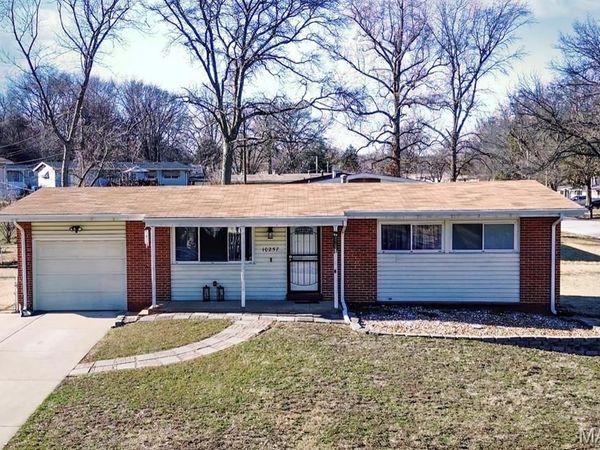 10257 Dacey Drive, St Louis, MO 63136