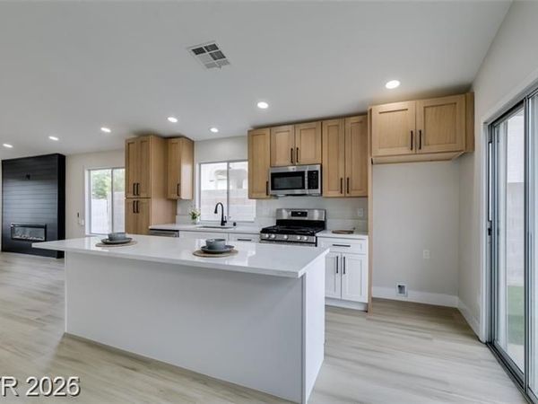 1532 Waterton Drive , Las Vegas, NV 89144