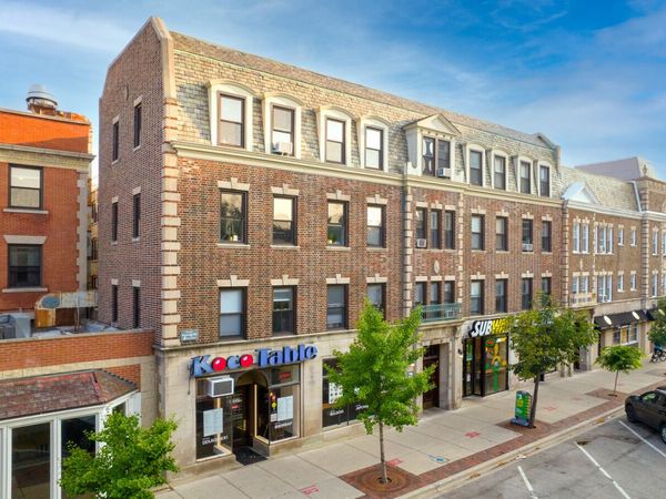 722 Clark Street, Unit 301, Evanston, IL 60201