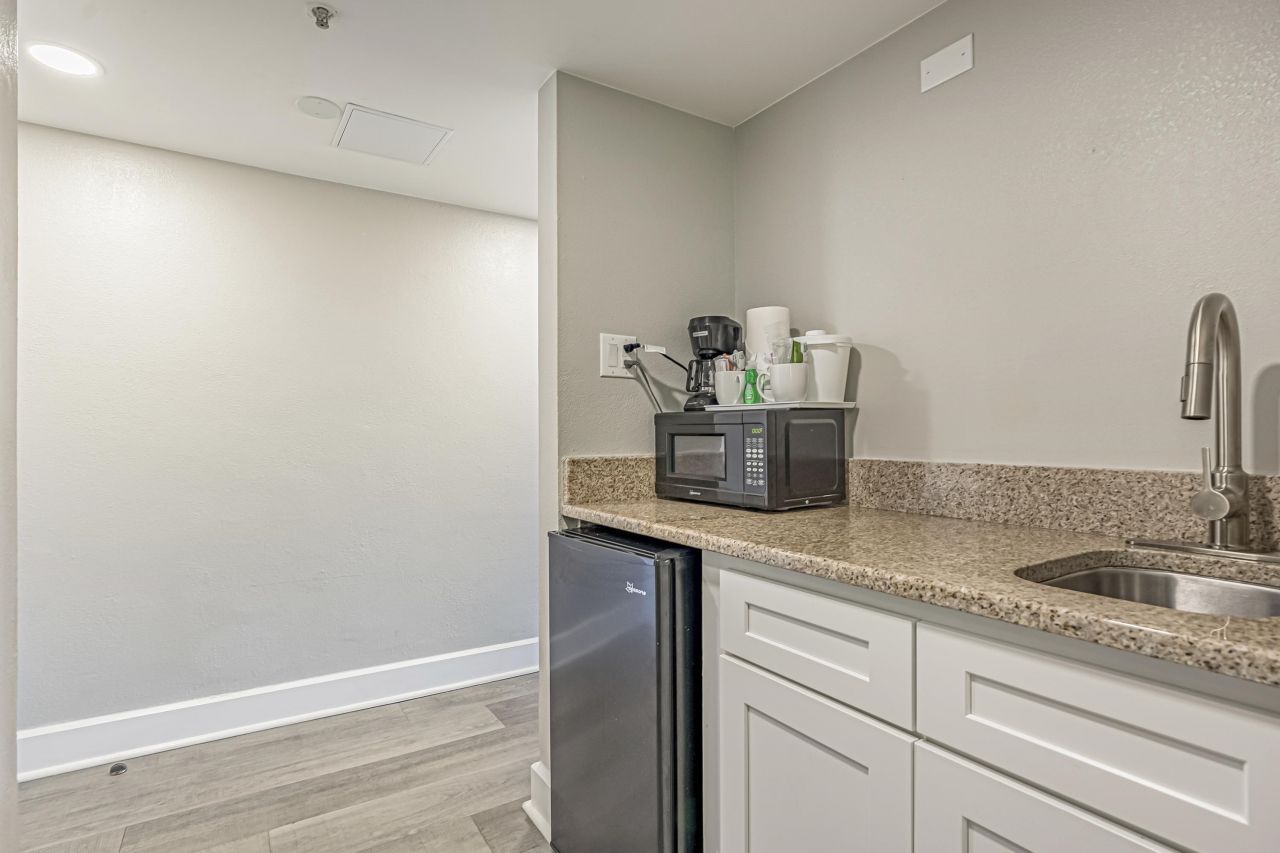 7200 N Ocean Blvd.  Photo 10