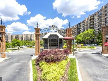 8350 GREENSBORO DRIVE, Unit 222, MCLEAN, VA 22102