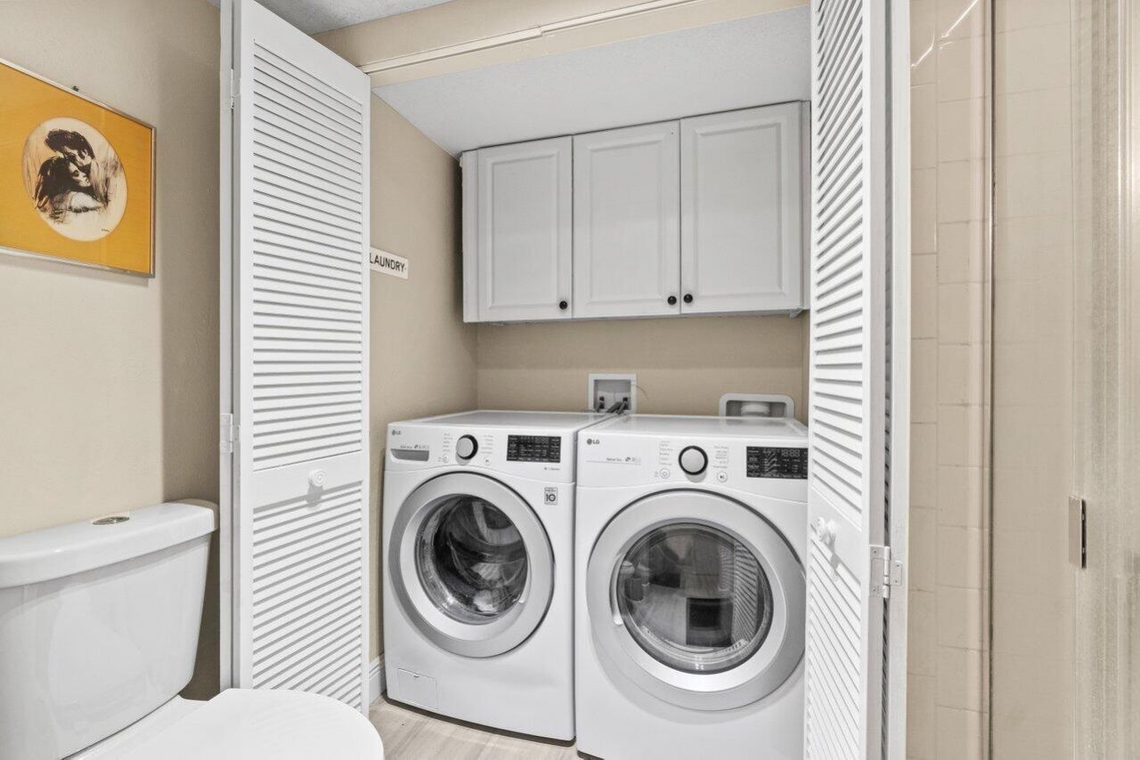 4 Stratford Drive E, Unit B, Boynton Beach, FL 33436 Photo