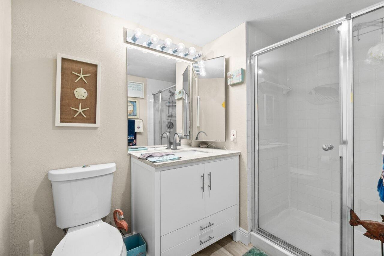 4 Stratford Drive E, Unit B, Boynton Beach, FL 33436 Photo