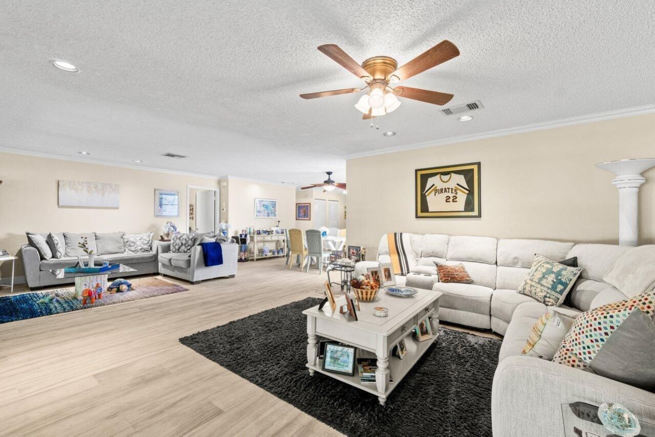 4 Stratford Drive E, Unit B, Boynton Beach, FL 33436 Photo