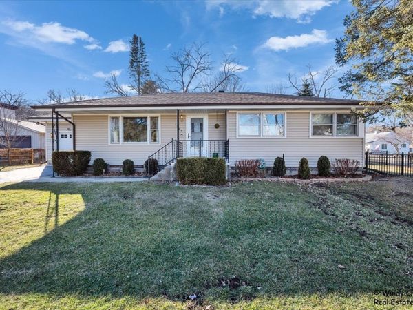 1200 Hillside View , Algonquin, IL 60102