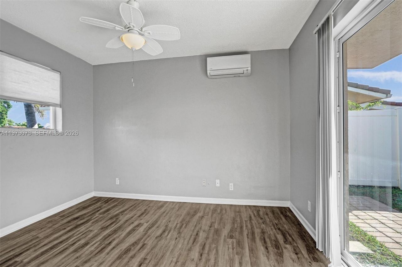 949 SE 10th Ct, Pompano Beach, FL 33060 Photo