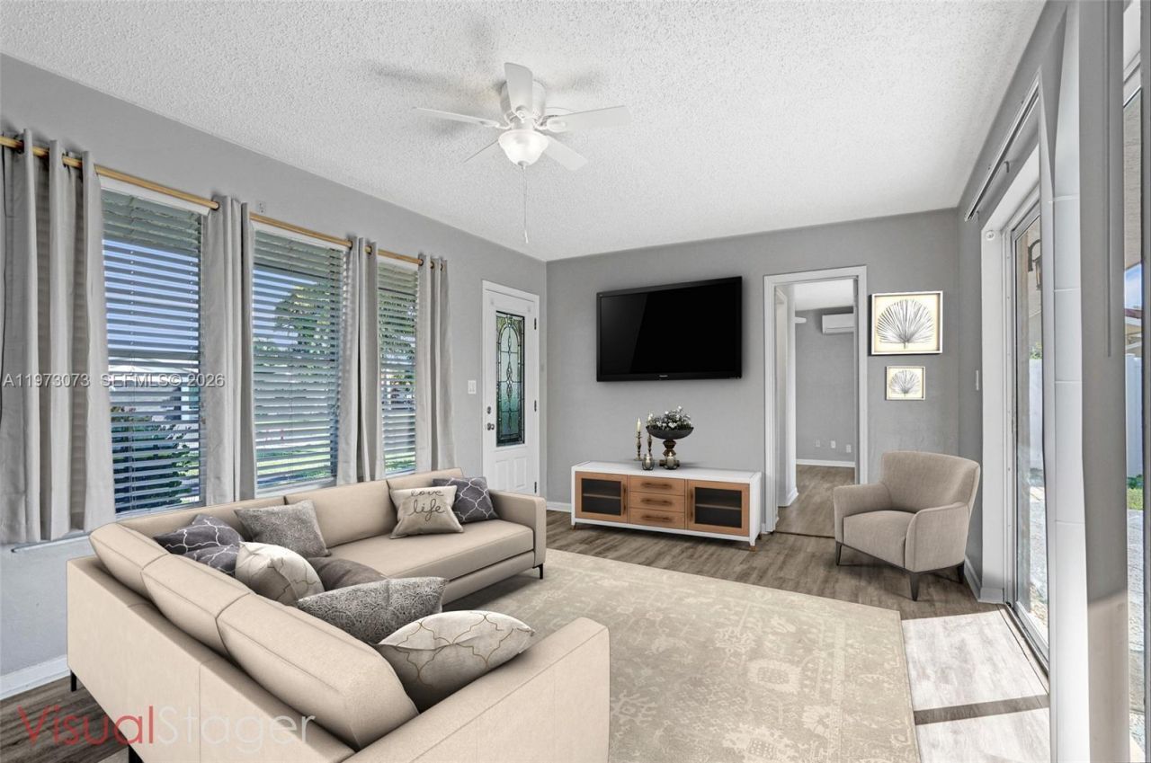 949 SE 10th Ct, Pompano Beach, FL 33060 Photo