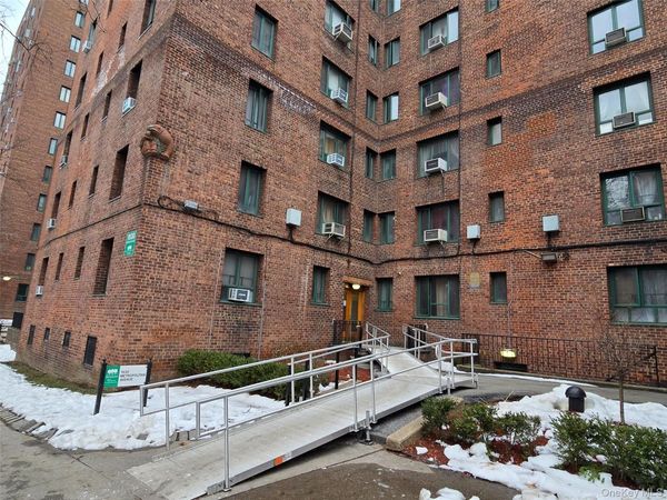 1530 Metropolitan Avenue , Unit 1E, Bronx, NY 10462