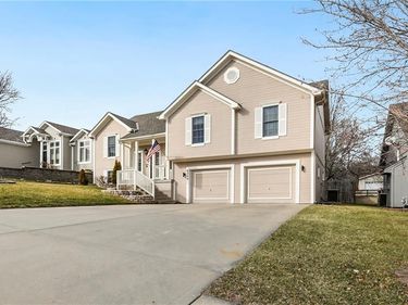 8300 76th Terrace, Kansas City, MO 64152