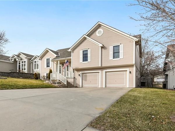 8300 76th Terrace, Kansas City, MO 64152