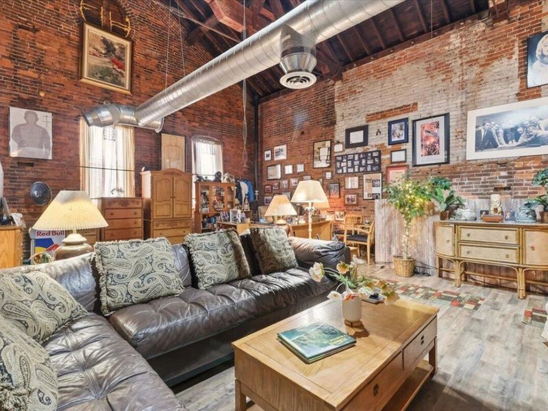 409 W Gambier Street, Mount Vernon, OH 43050 Photo 3